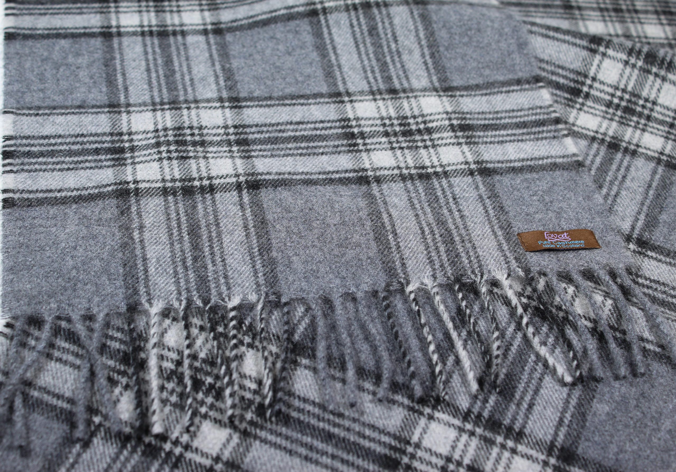 2PLY 100% Cashmere Scarf Elegant Collection Made in Scotland Soft Winter Wool Nova Buffalo Tartan Tweed Herringbone Plaid 